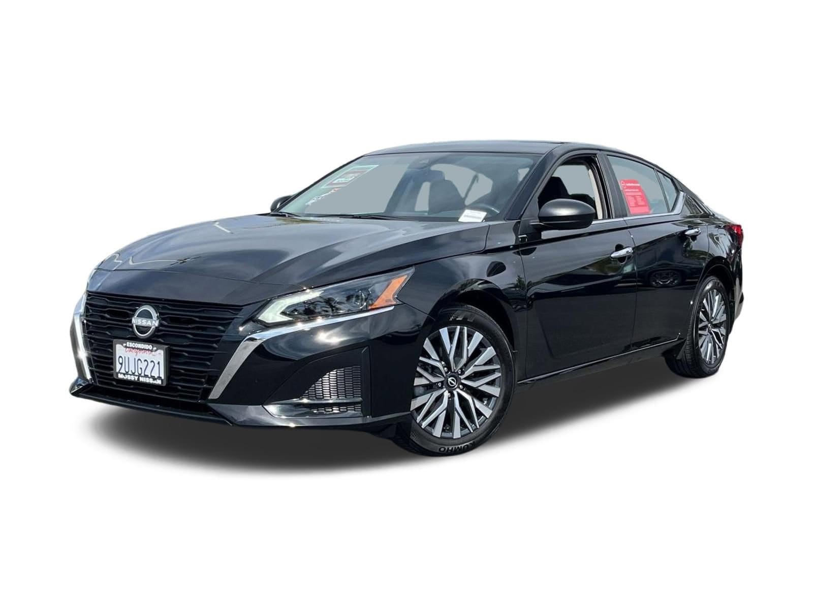 1 thumbnail image of  2025 Nissan Altima SV
