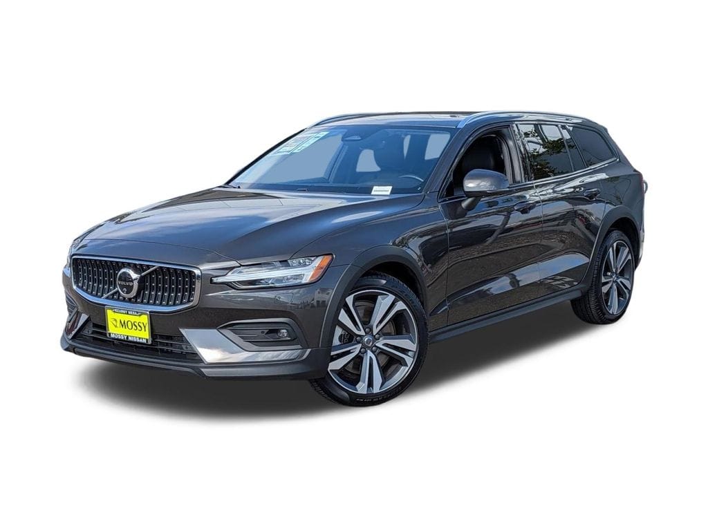 2025 Volvo V60 Cross Country B5 Plus