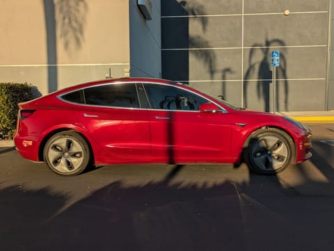 1 image of 2018 Tesla Model 3 LONG RANGE