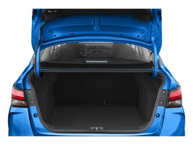 14 thumbnail image of  2021 Nissan Versa SR