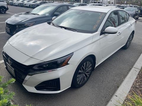 1 imagen de 2023 Nissan Altima 2.5 SV