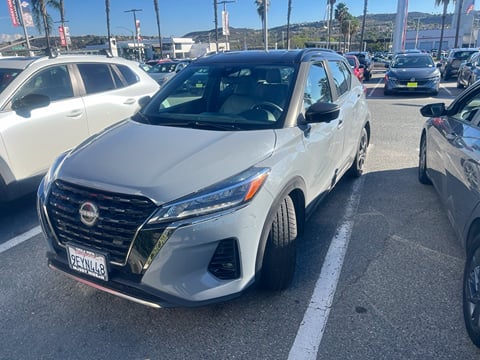 1 image of 2023 Nissan Kicks SR