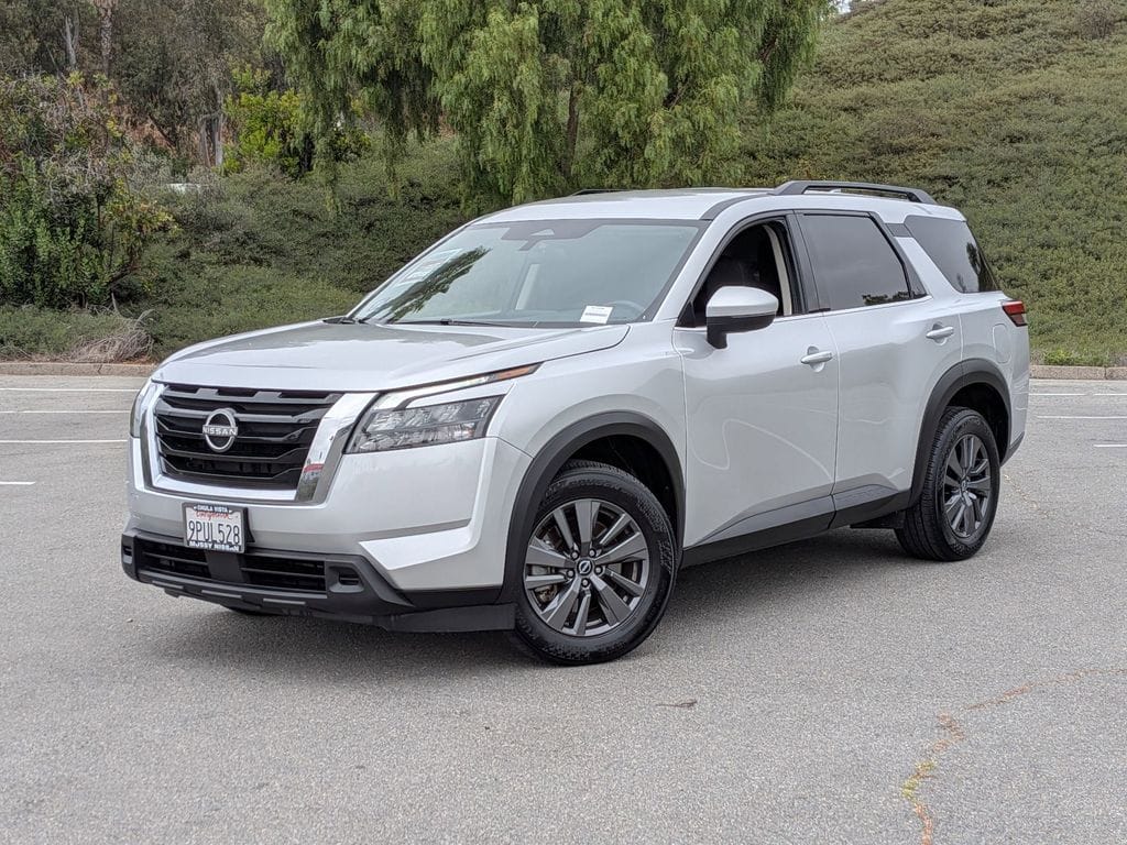 2023 Nissan Pathfinder SV 2WD's photo