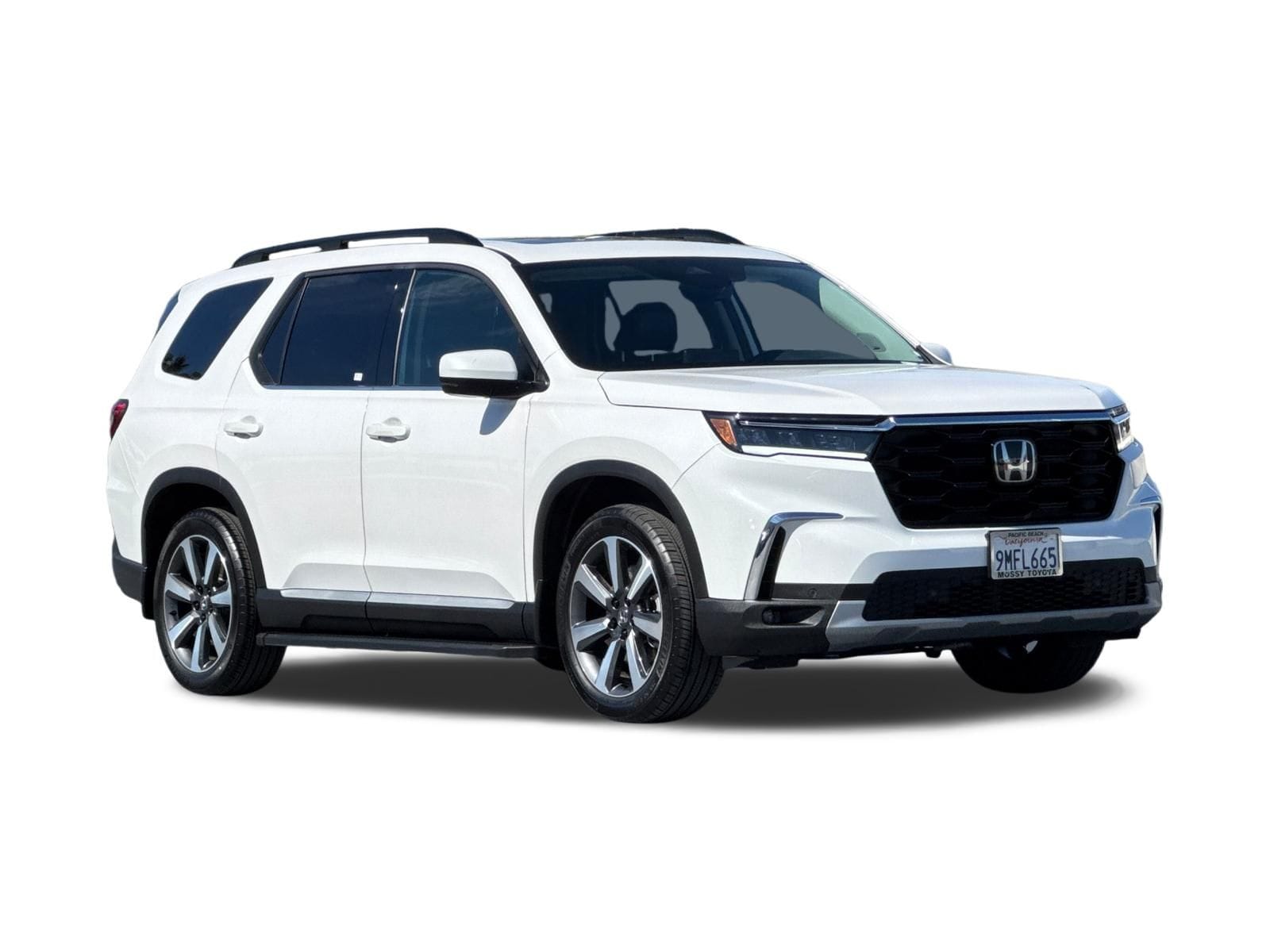 2 thumbnail image of  2024 Honda Pilot Touring