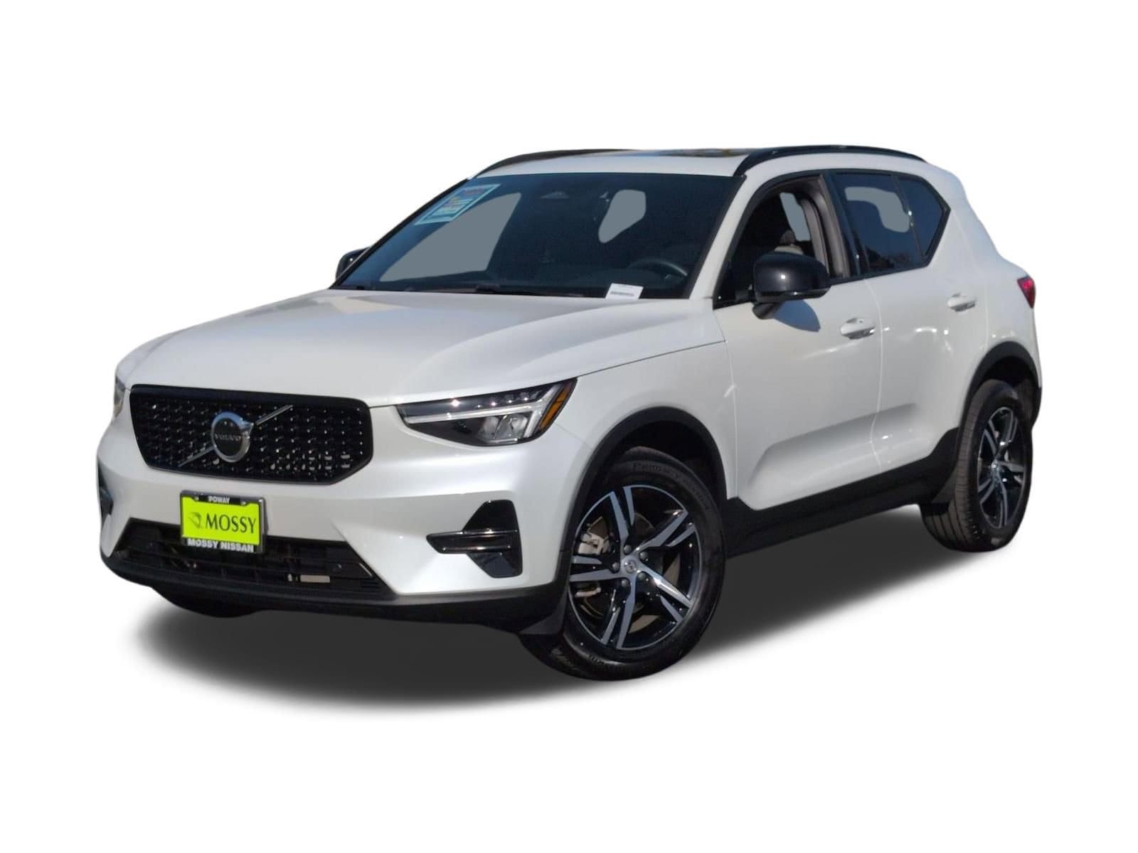 1 placeholder image of  2024 Volvo Xc40 B5 Core