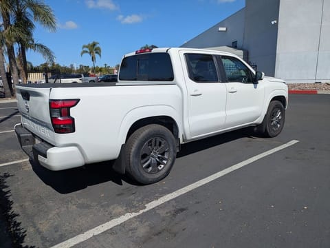 2025 Nissan Frontier SV
