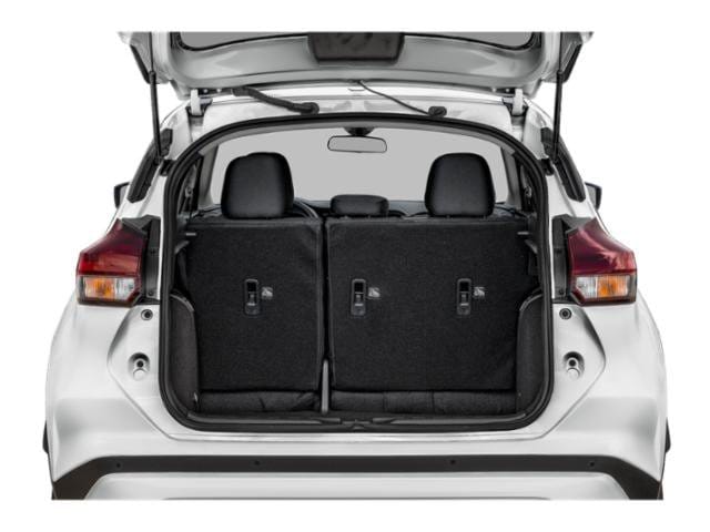 14 thumbnail image of  2025 Nissan Kicks Play S