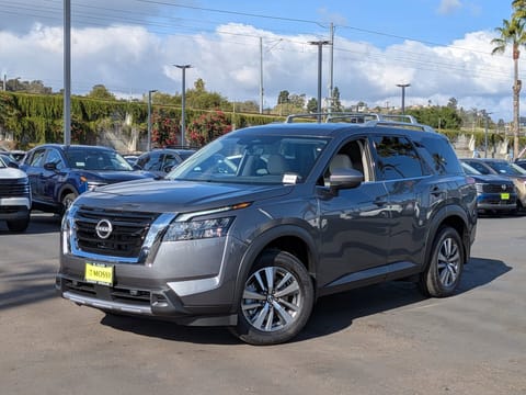 1 image of 2025 Nissan Pathfinder SL