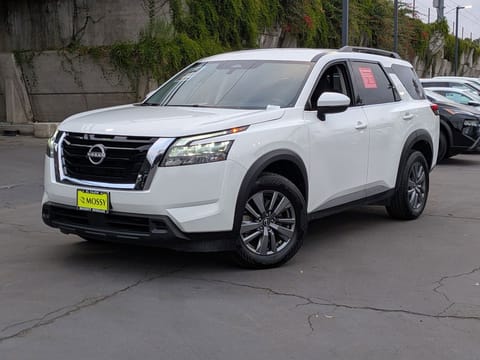 1 imagen de 2025 Nissan Pathfinder SV