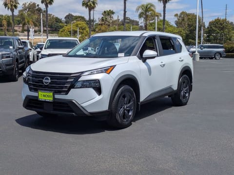 1 imagen de 2026 Nissan Rogue SV