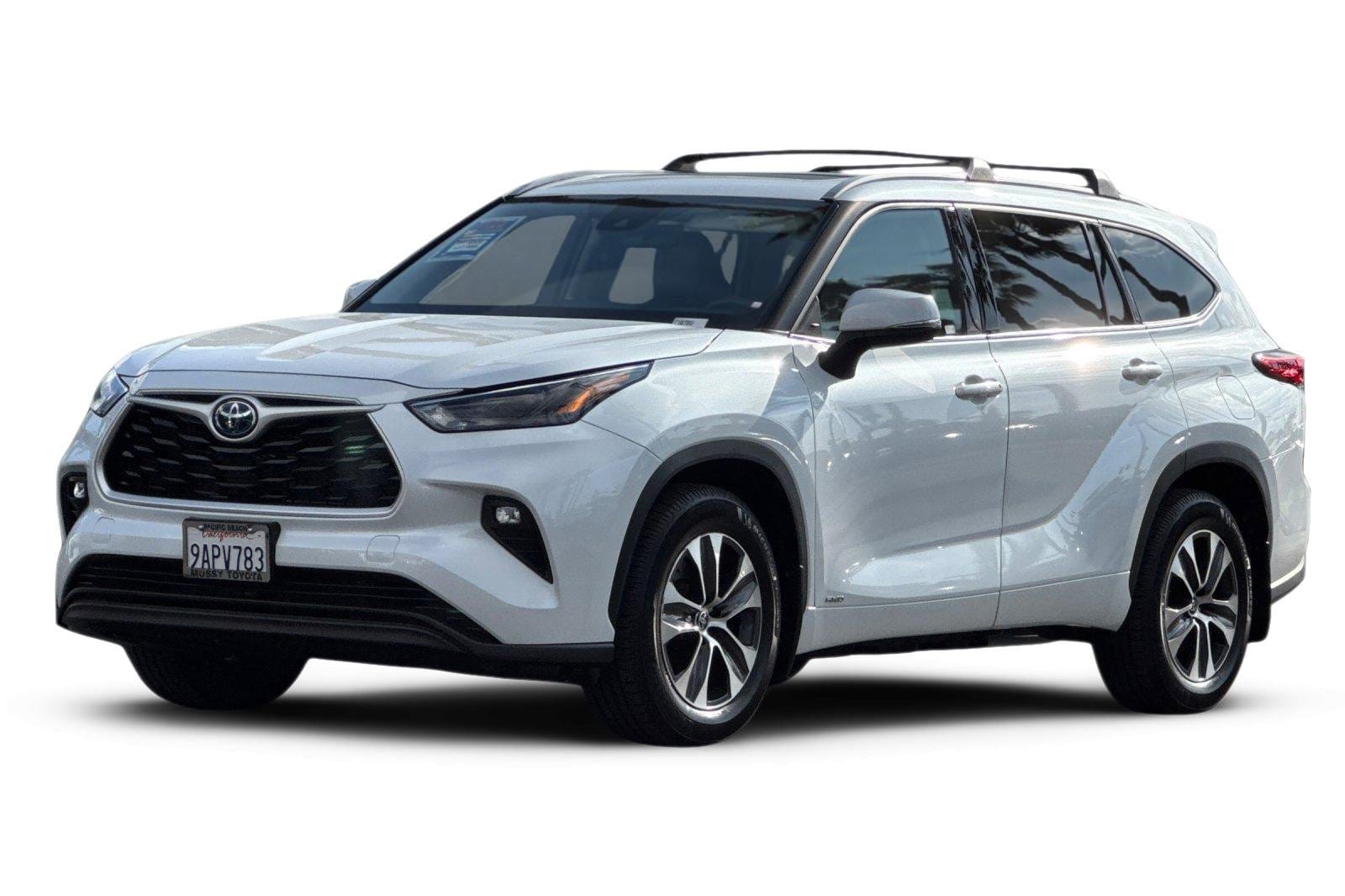 1 placeholder image of  2022 Toyota Highlander Hybrid XLE