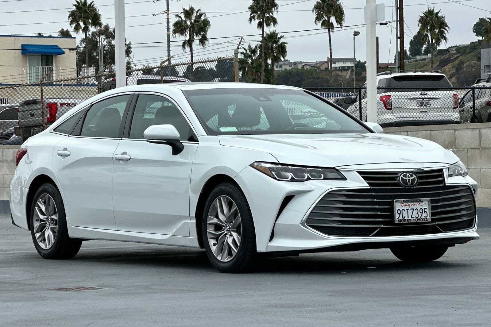 Used 2019 Toyota Avalon XLE with VIN 4T1BZ1FBXKU009213 for sale in San Diego, CA