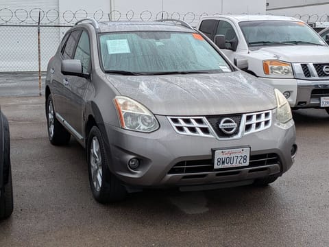 1 image of 2013 Nissan Rogue SL