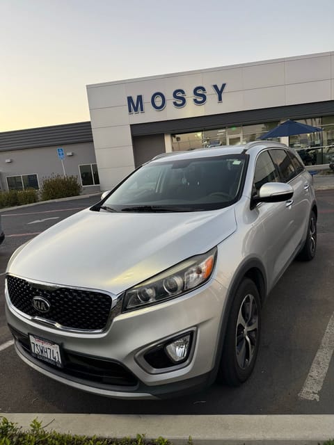 1 image of 2016 Kia Sorento EX