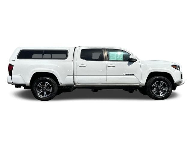 4 thumbnail image of  2019 Toyota Tacoma TRD Sport