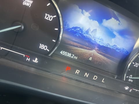 1 image of 2022 Ford Escape Hybrid SE