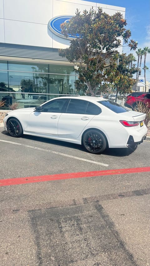 1 image of 2023 BMW 3 Series 330i