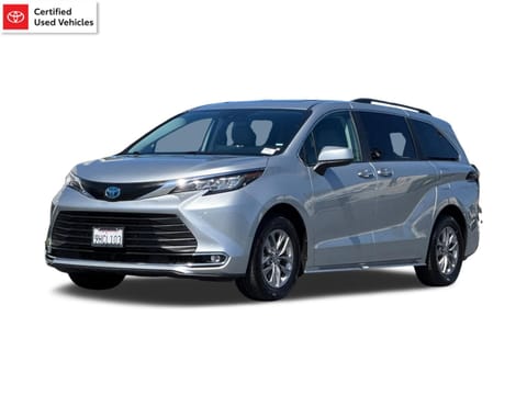 1 image of 2023 Toyota Sienna XLE