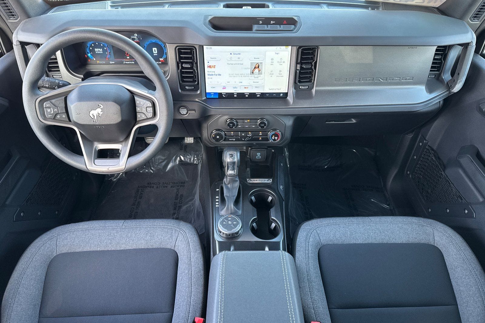 2025 Ford Bronco 4-Door Base - Photo 13
