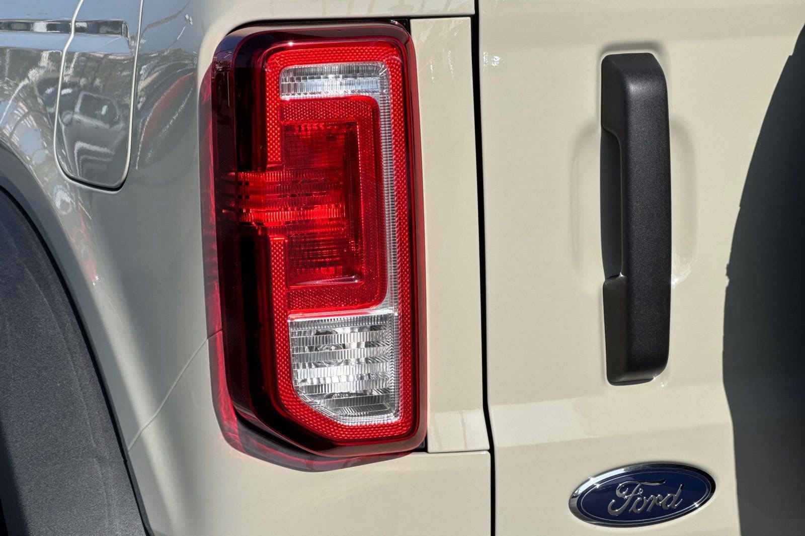 2025 Ford Bronco 4-Door Base - Photo 27