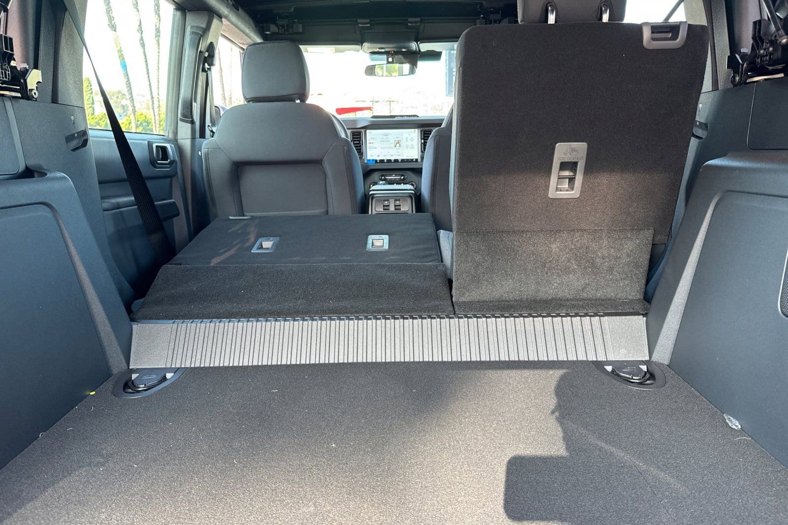 2025 Ford Bronco 4-Door Base - Photo 15