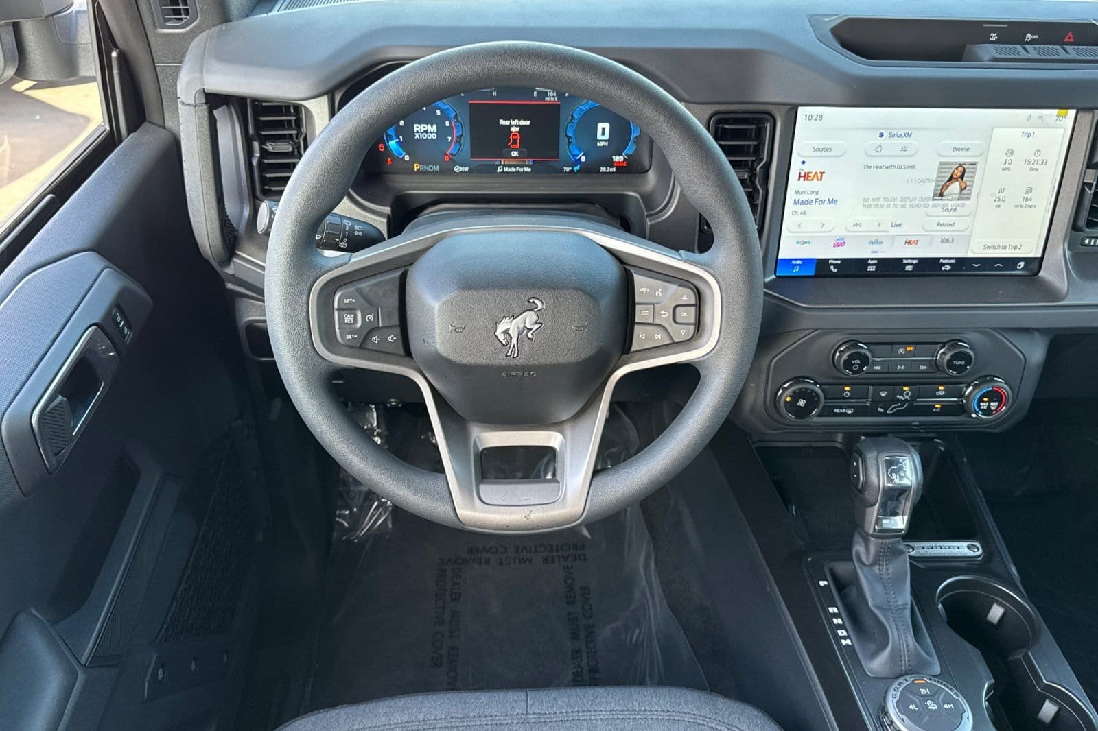 2025 Ford Bronco 4-Door Base - Photo 14