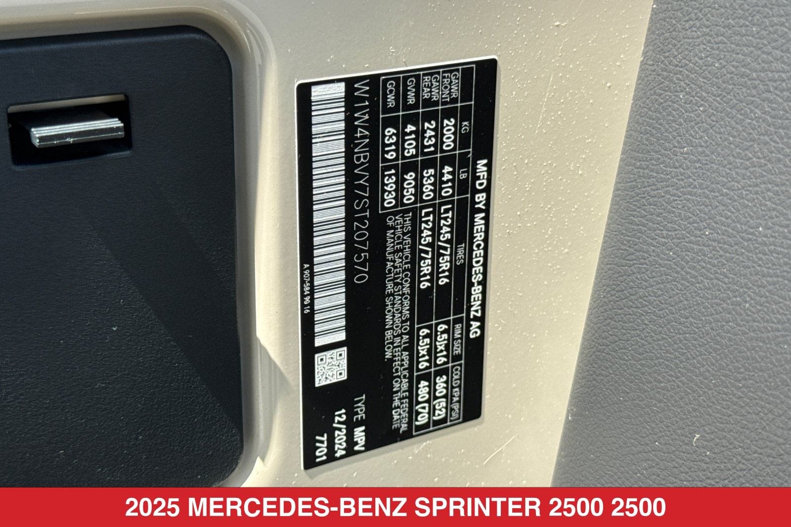 2025 Mercedes-Benz Sprinter Cargo Van Base - Photo 34