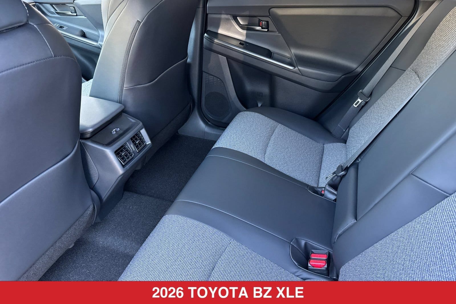 2026 Toyota bZ XLE - Photo 11