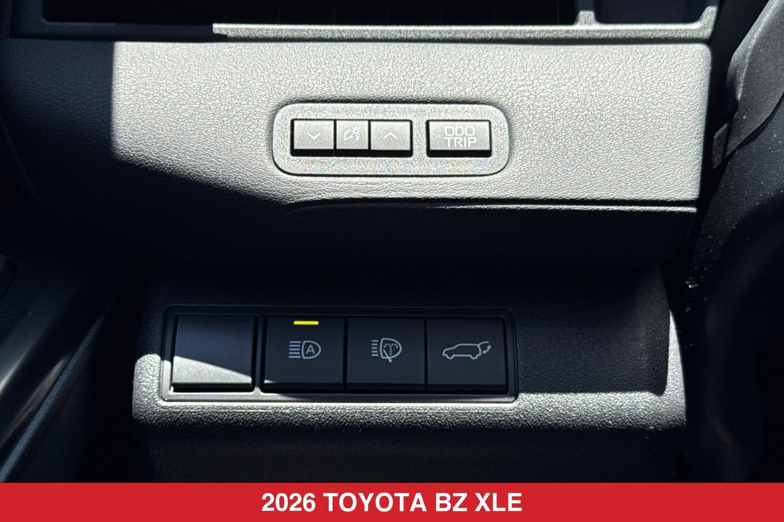 2026 Toyota bZ XLE - Photo 30