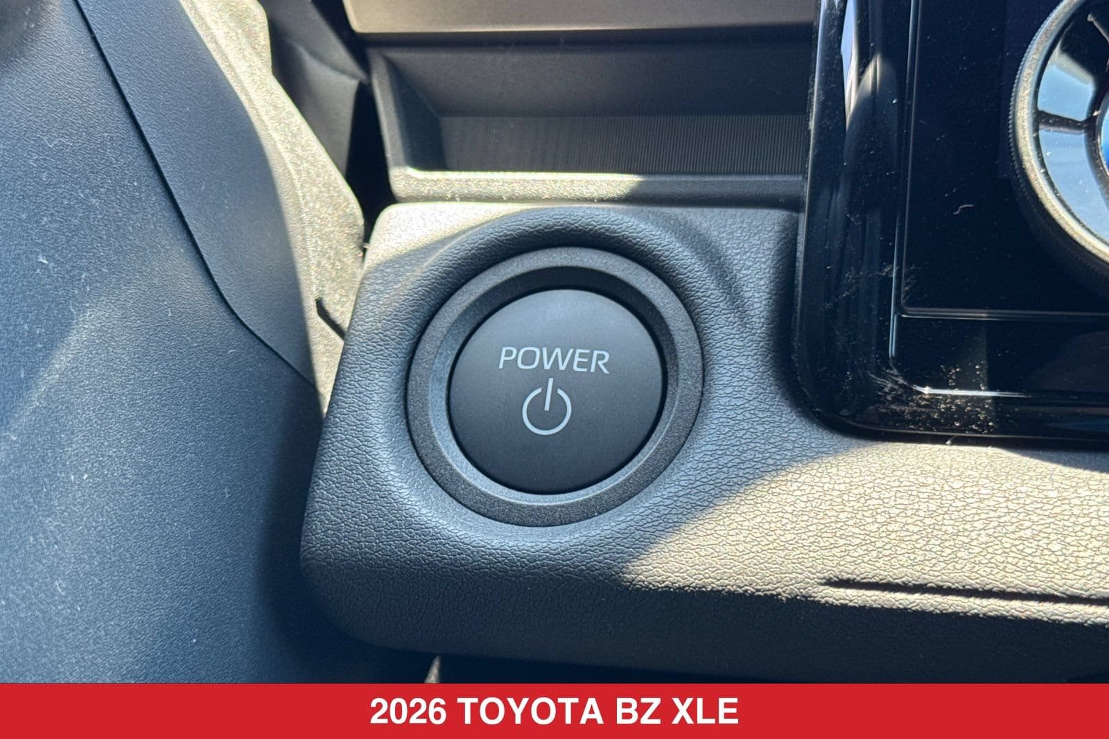 2026 Toyota bZ XLE - Photo 25