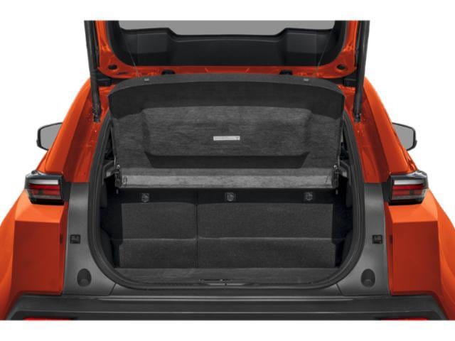 13 thumbnail image of  2026 Toyota C-HR SE