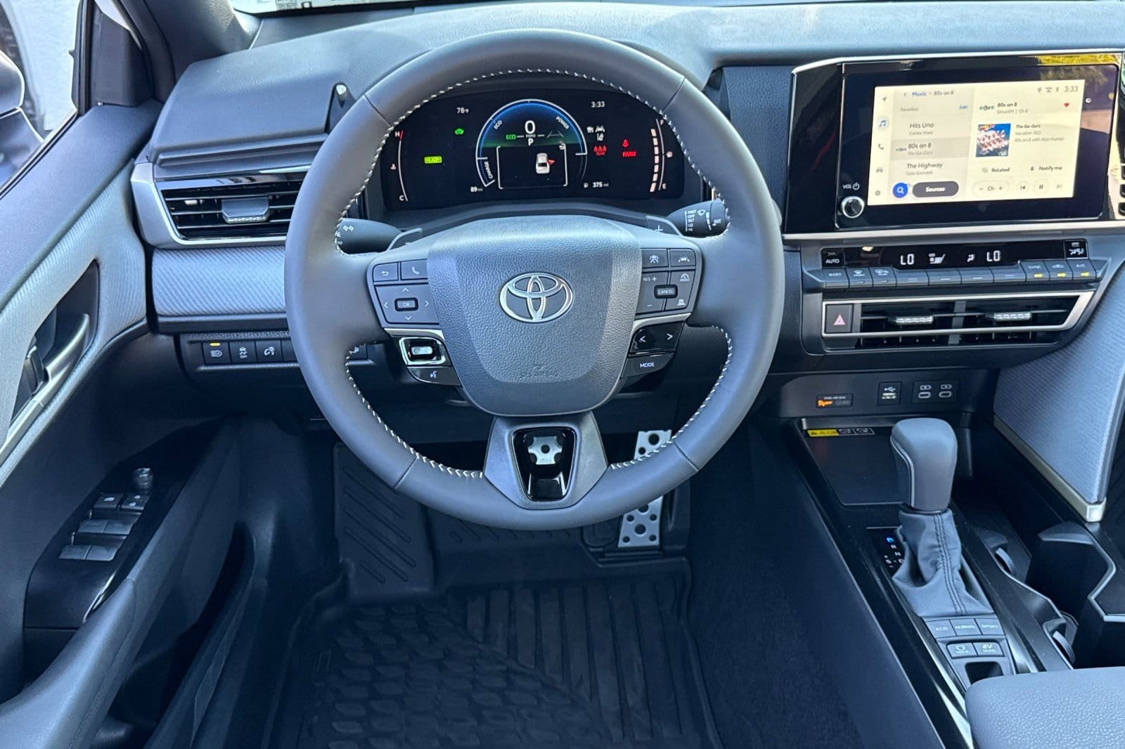 2026 Toyota Camry SE - Photo 13