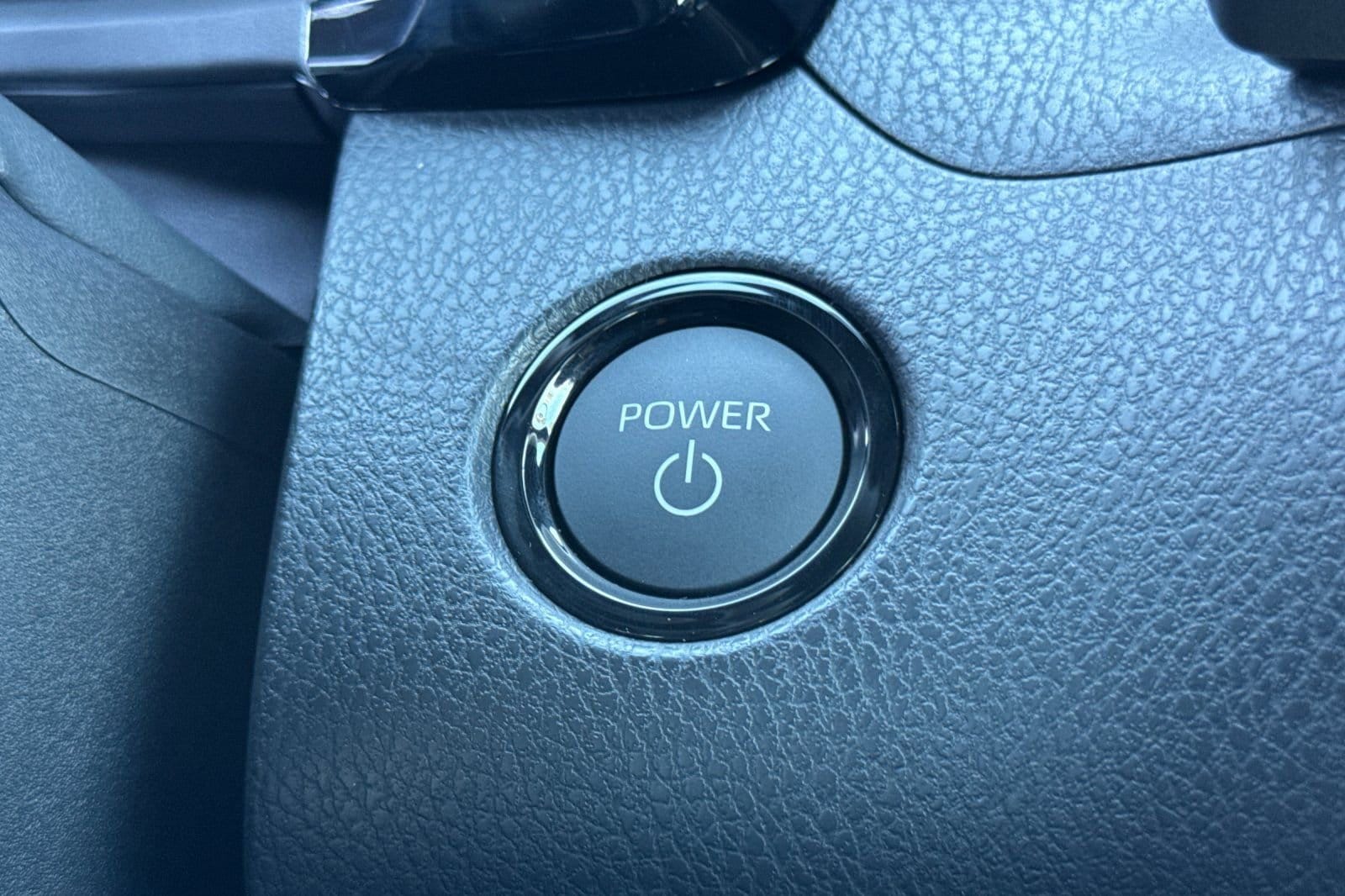 2026 Toyota Camry SE - Photo 20