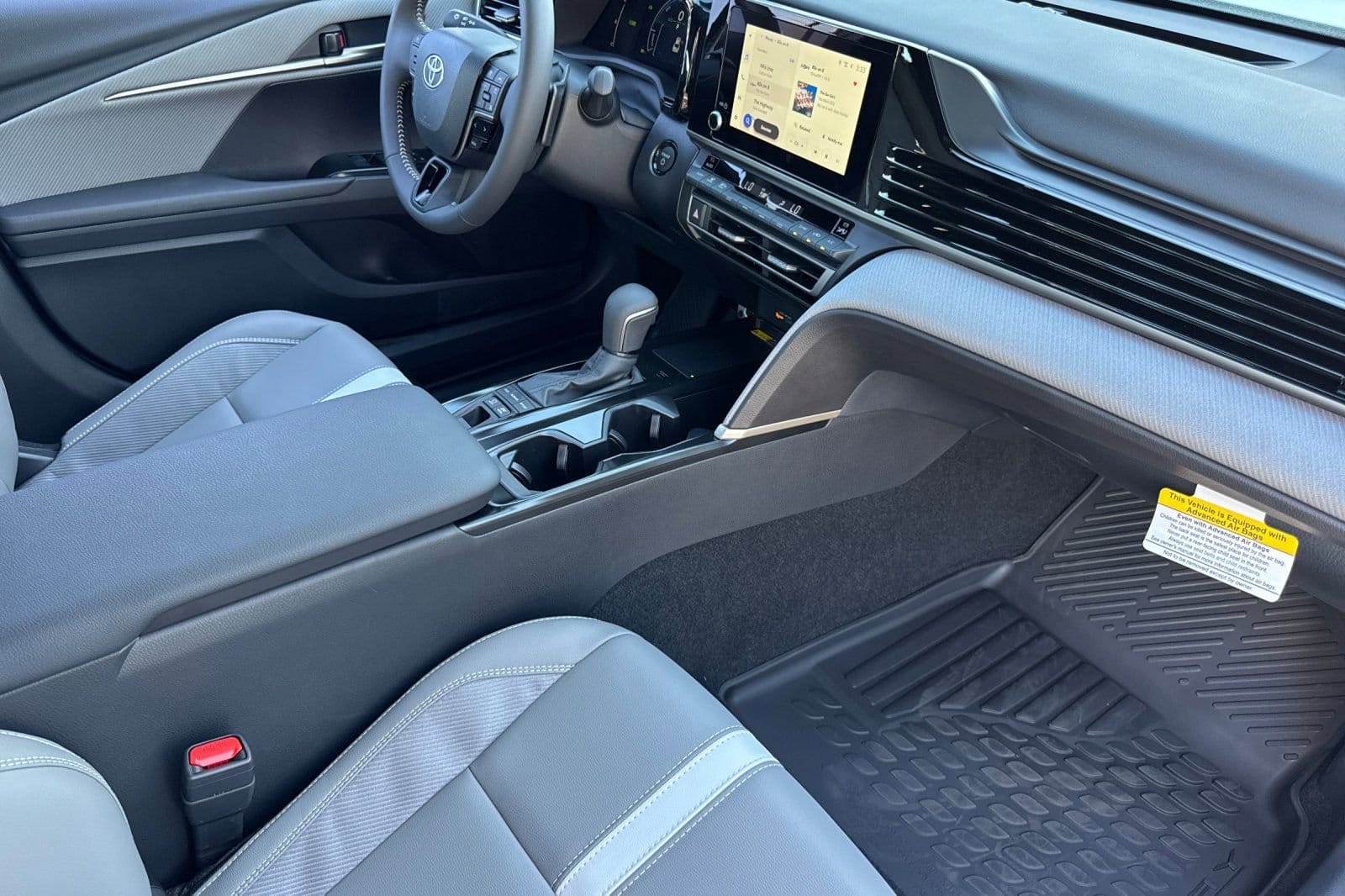 2026 Toyota Camry SE - Photo 14