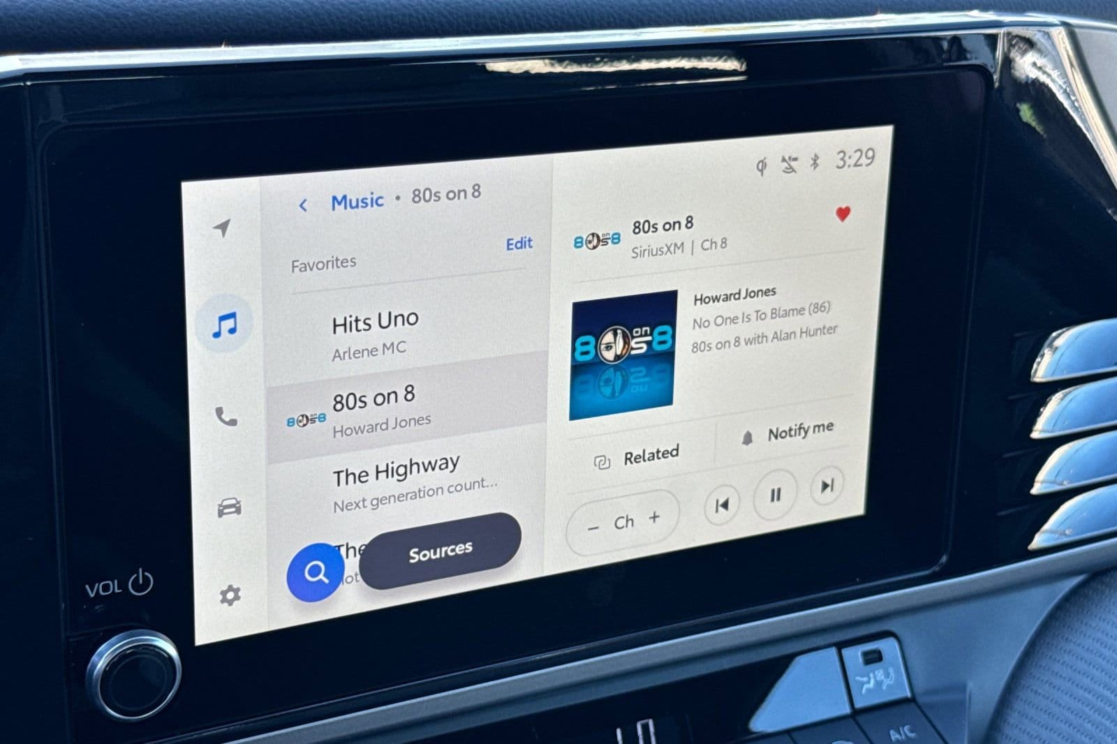 2026 Toyota Camry SE - Photo 16