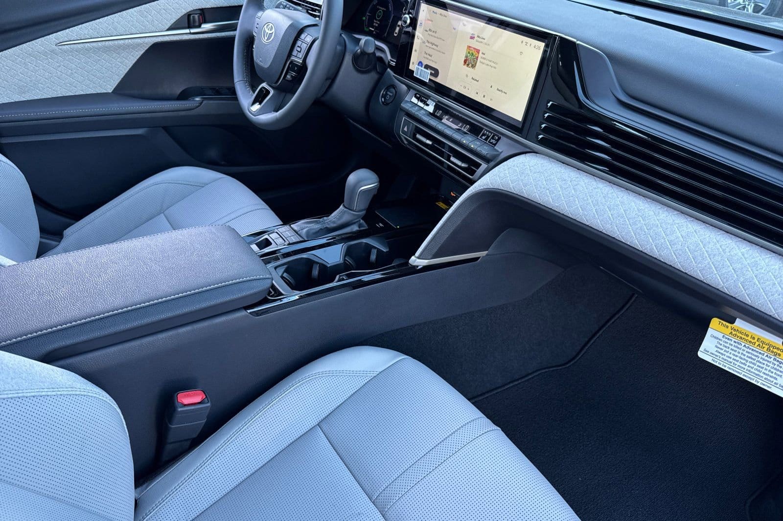 2026 Toyota Camry XLE - Photo 14