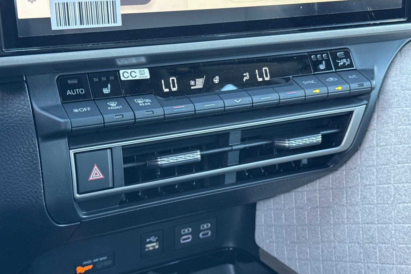 2026 Toyota Camry XLE - Photo 18