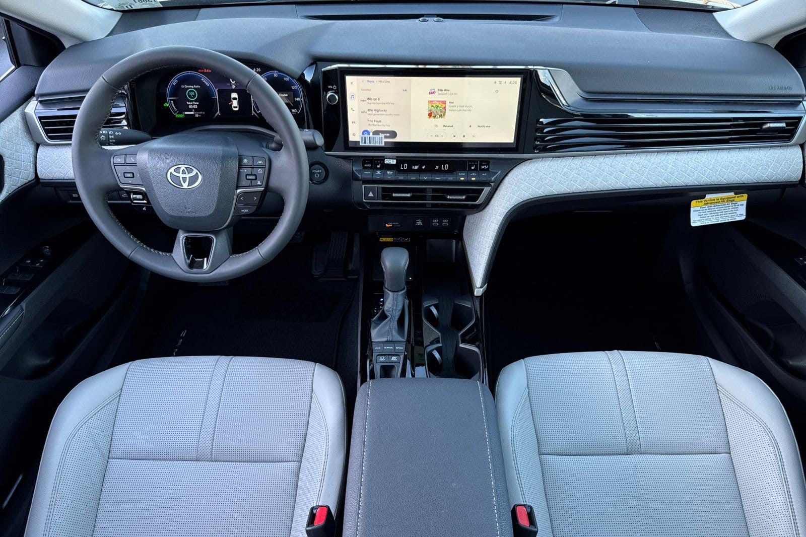 2026 Toyota Camry XLE - Photo 9