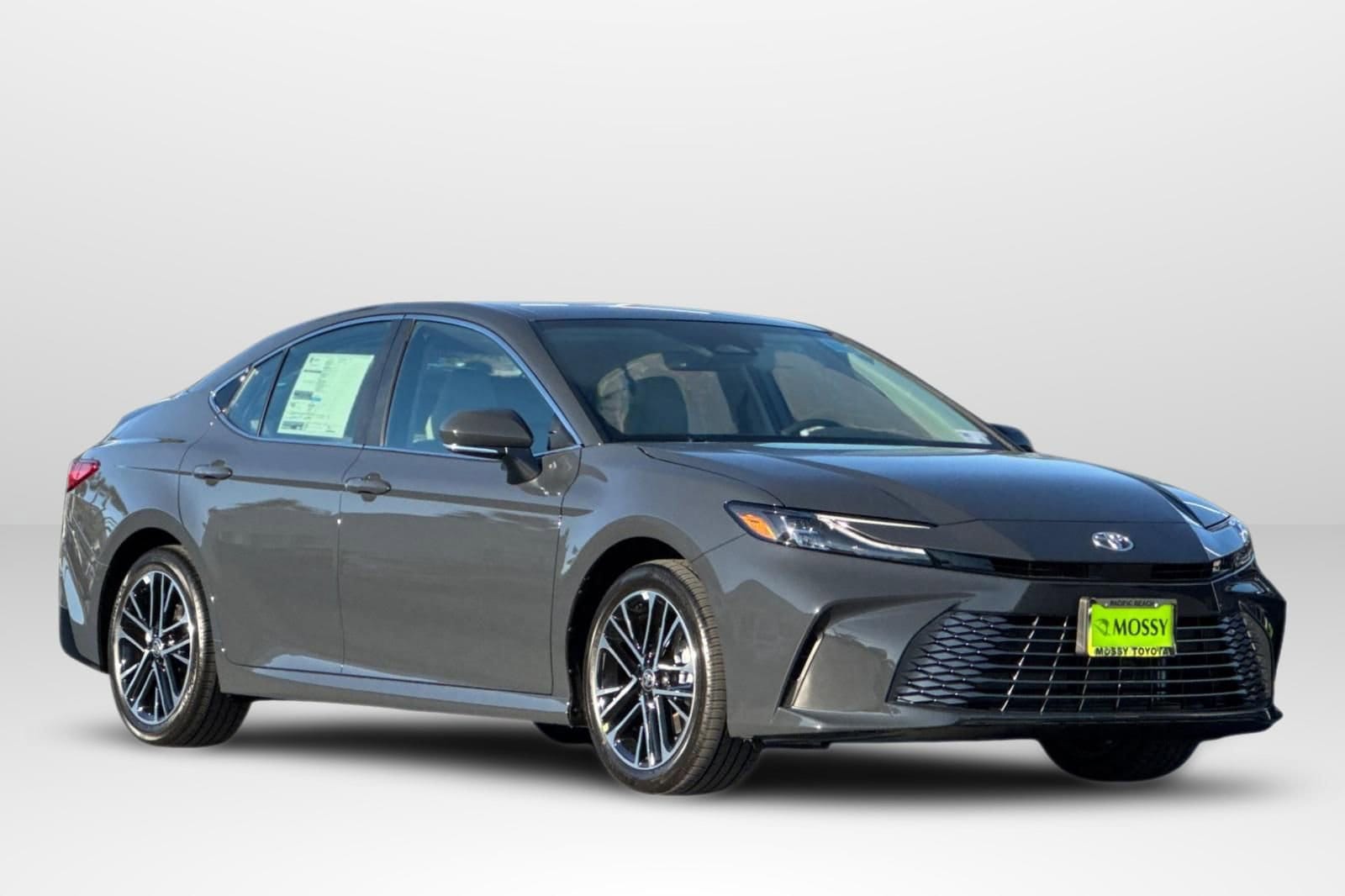 2026 Toyota Camry XLE - Photo 7