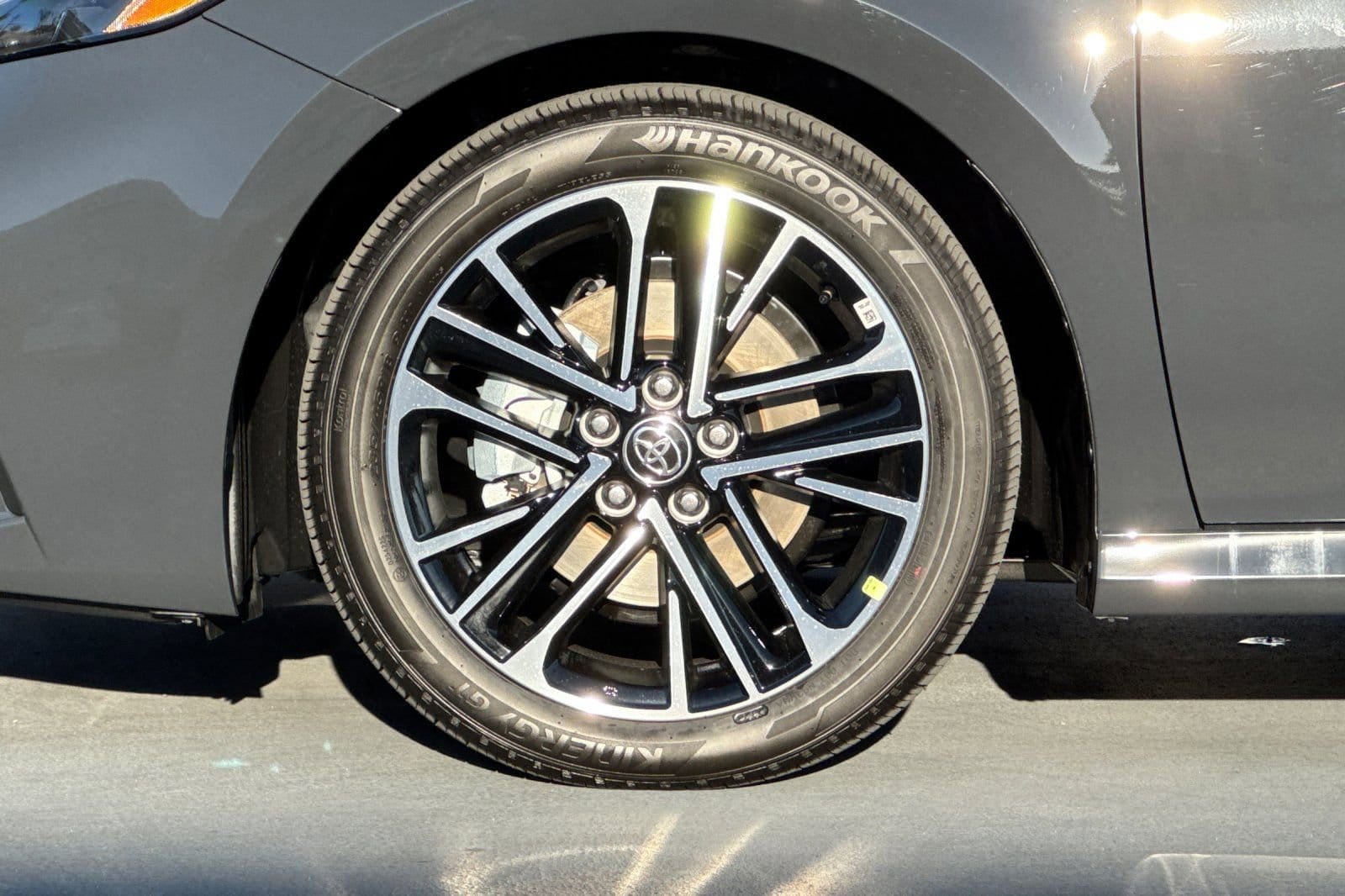 2026 Toyota Camry XLE - Photo 23