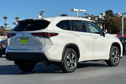 2026 Toyota Highlander Hybrid XLE
