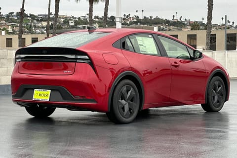 2026 Toyota Prius Plug-In Hybrid SE