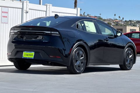 2026 Toyota Prius Plug-In Hybrid SE