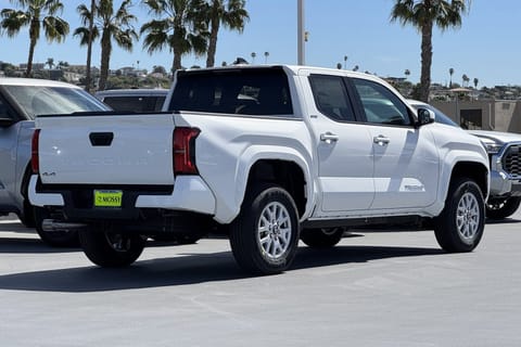 2026 Toyota Tacoma SR5 Double Cab 5' Bed AT