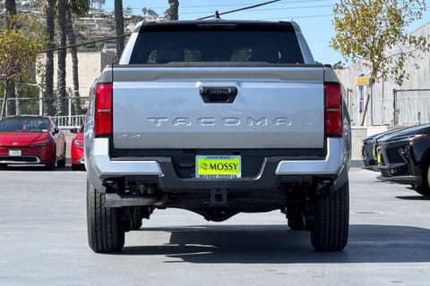 2026 Toyota Tacoma SR5 Double Cab 5' Bed AT