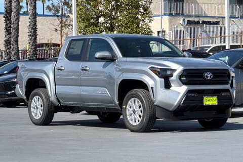 2026 Toyota Tacoma SR5 Double Cab 5' Bed AT