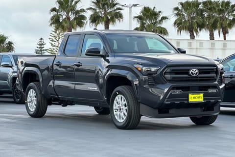 2026 Toyota Tacoma SR5 Double Cab 6' Bed AT