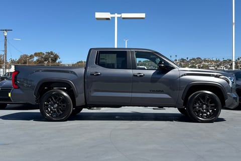 2026 Toyota Tundra Limited CrewMax 5.5' Bed