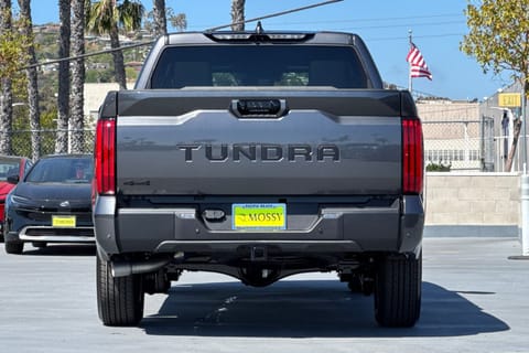 2026 Toyota Tundra Limited CrewMax 5.5' Bed