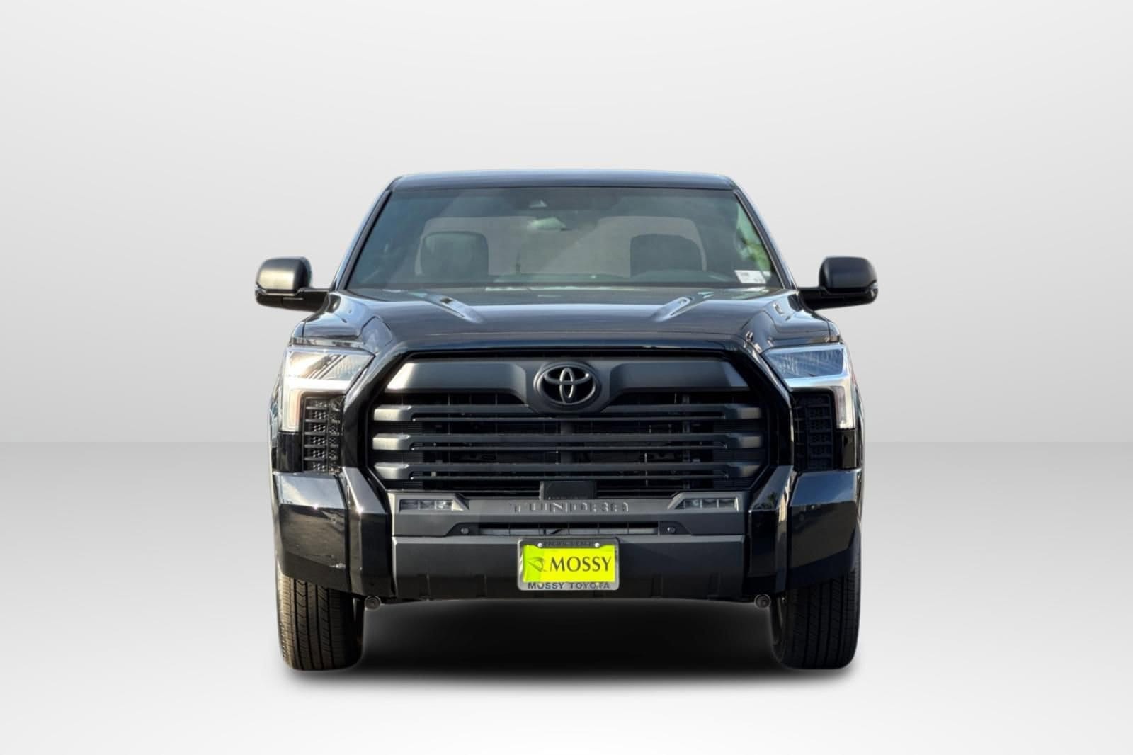 2026 Toyota Tundra SR5 - Photo 8